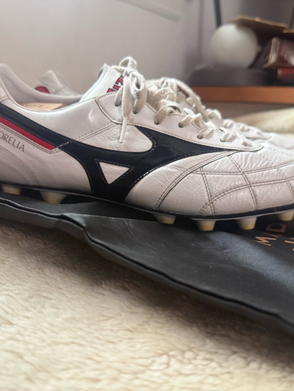 Mizuno Morelia 2 Made in Japan Men's Soccer Cleats - White/Black